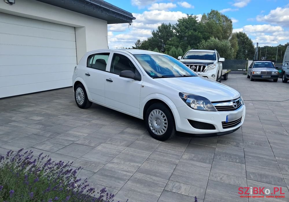 2009' Opel Astra Ii 1.4 Start photo #1