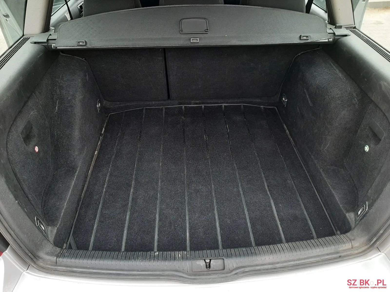 2005' Volkswagen Golf photo #2