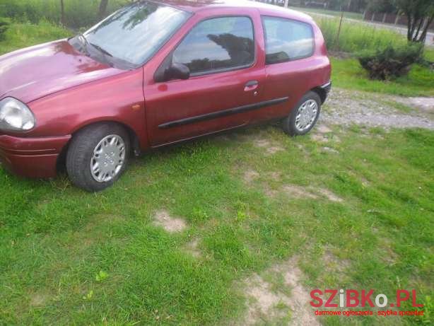 1999' Renault Clio photo #1