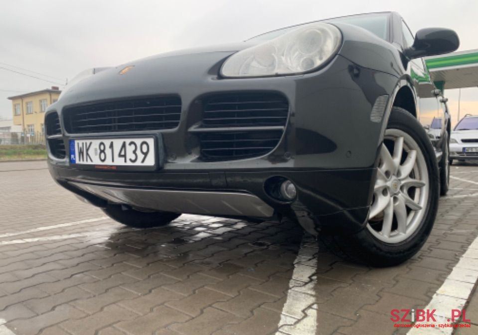 2005' Porsche Cayenne photo #4