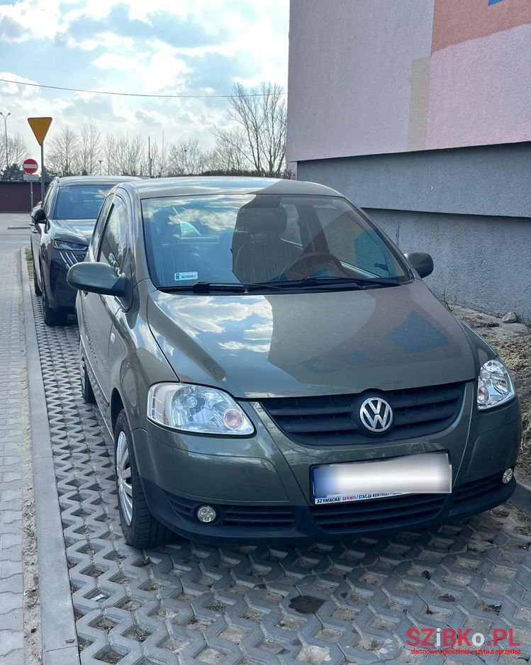 2007' Volkswagen Fox photo #3