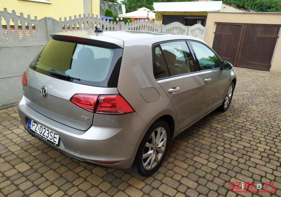 2015' Volkswagen Golf photo #4