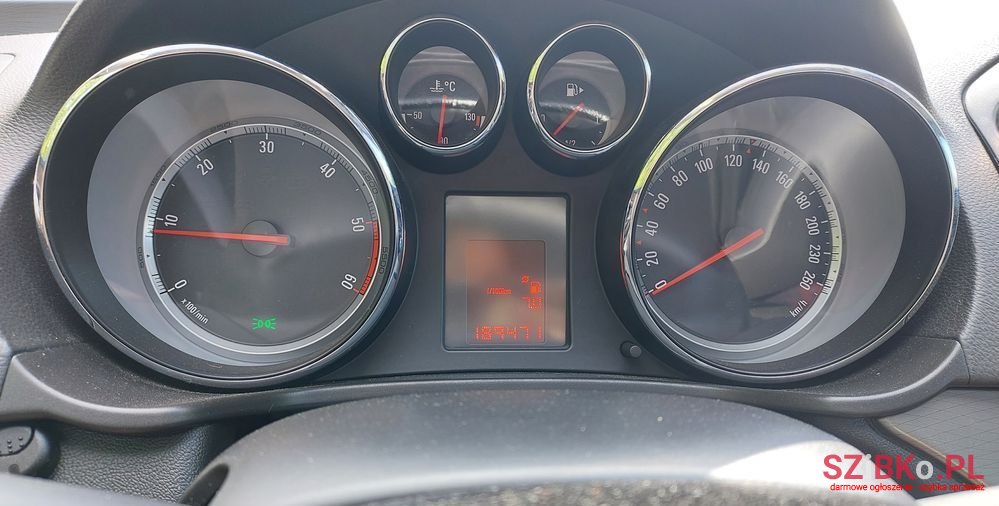 2011' Opel Insignia photo #4