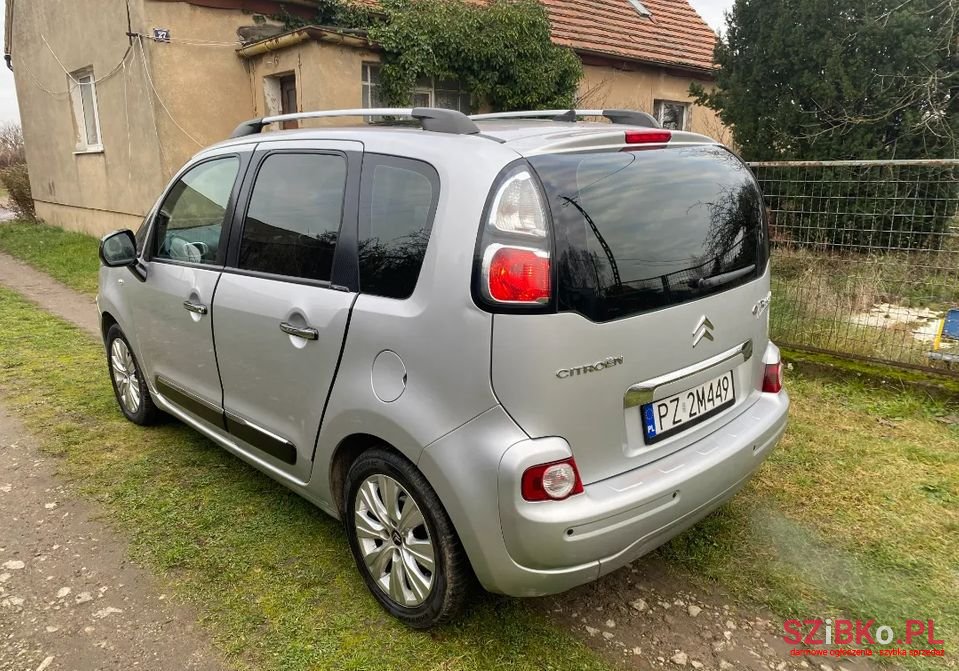 2010' Citroen C3 Picasso photo #4