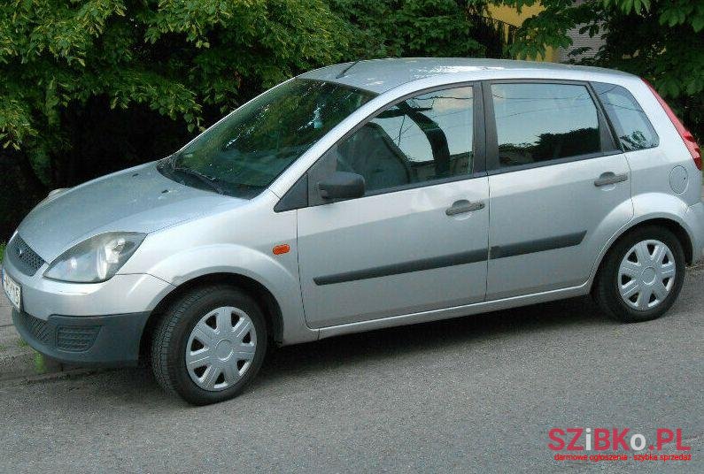 2008' Ford Fiesta photo #1