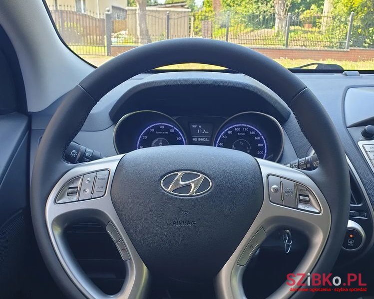 2011' Hyundai ix35 2.0 Premium photo #6