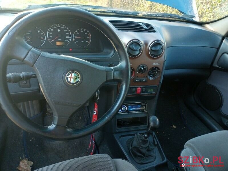 2000' Alfa Romeo 145 photo #2