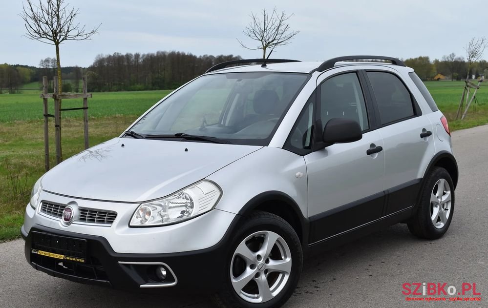 2011' Fiat Sedici photo #1