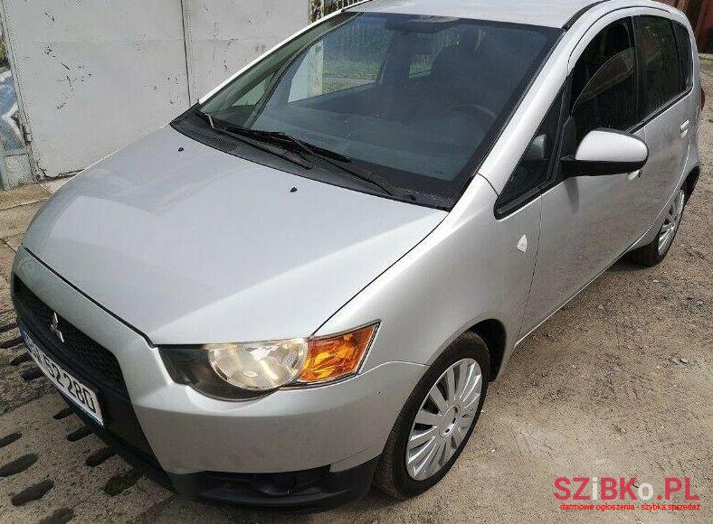 2010' Mitsubishi Colt photo #1