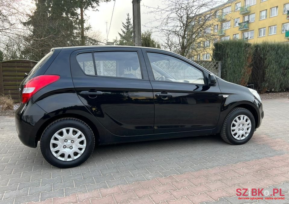 2010' Hyundai i20 photo #2