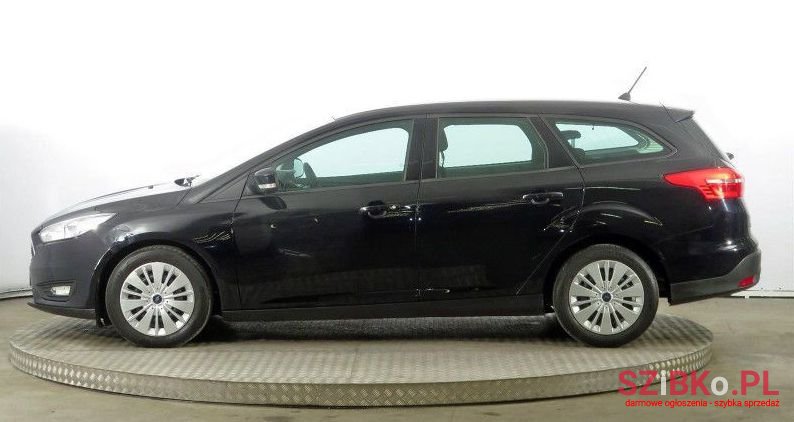 2017' Ford Focus photo #2