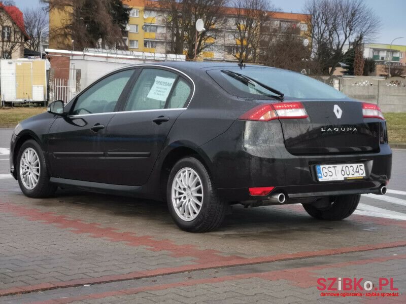 2013' Renault Laguna photo #2