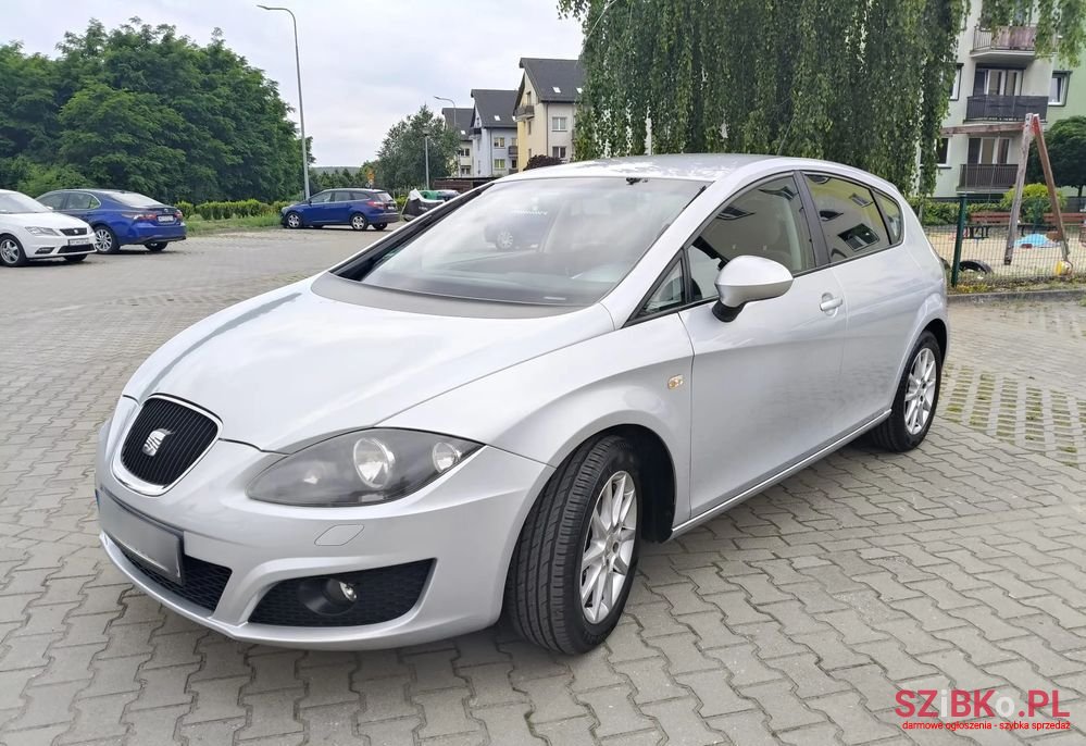 2010' SEAT Leon photo #3