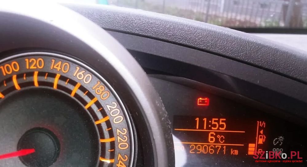 2010' Toyota Verso photo #4