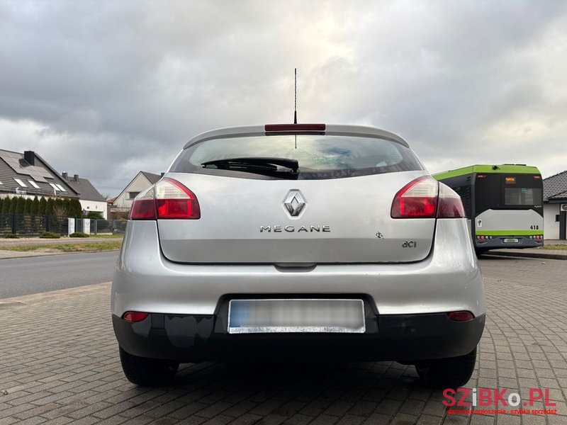 2010' Renault Megane photo #5