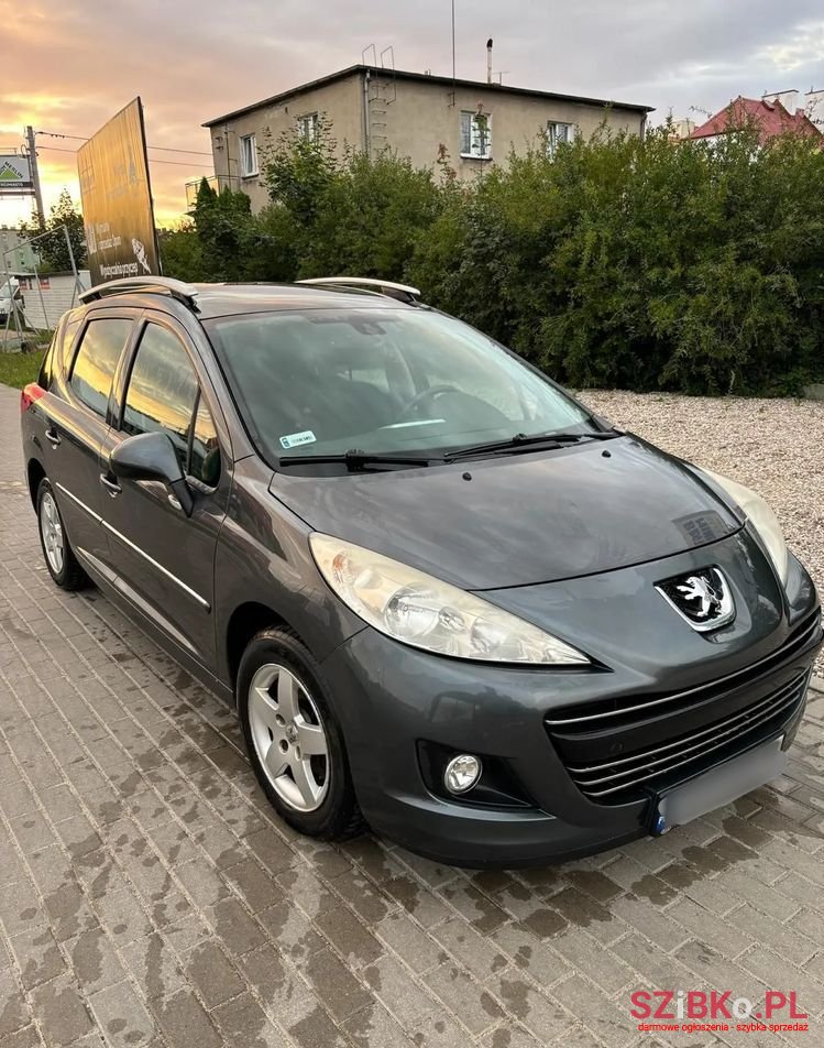 2011' Peugeot 207 photo #1