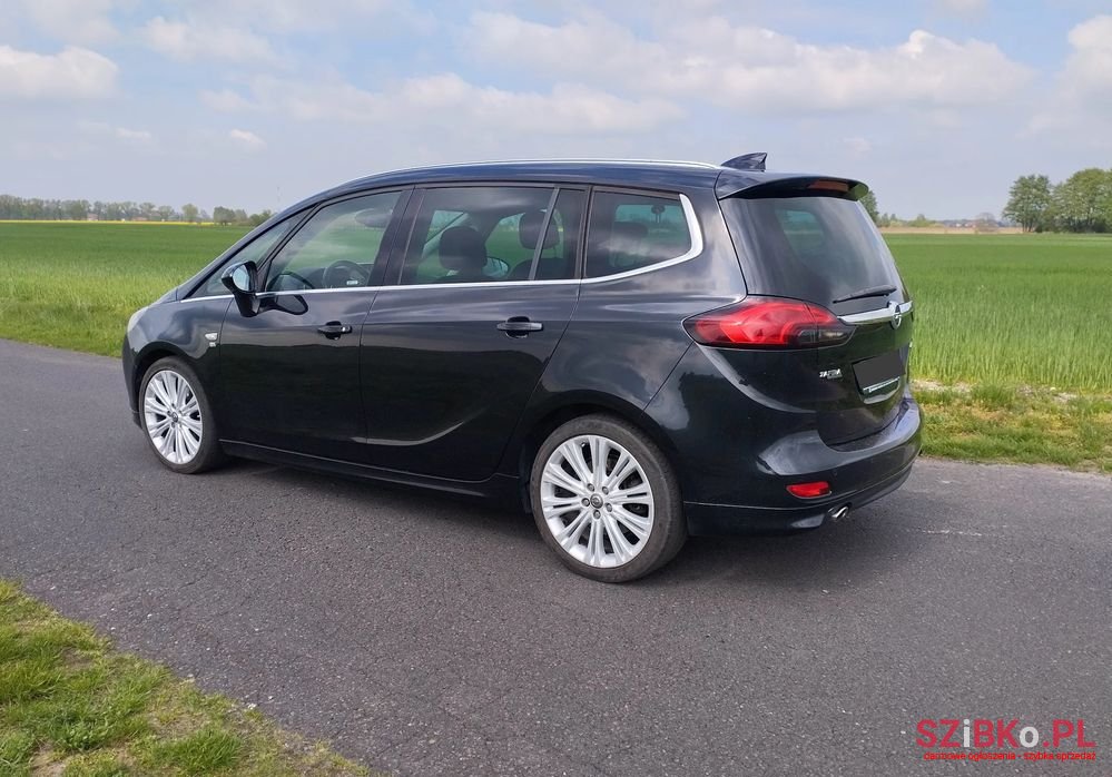 2015' Opel Zafira photo #5