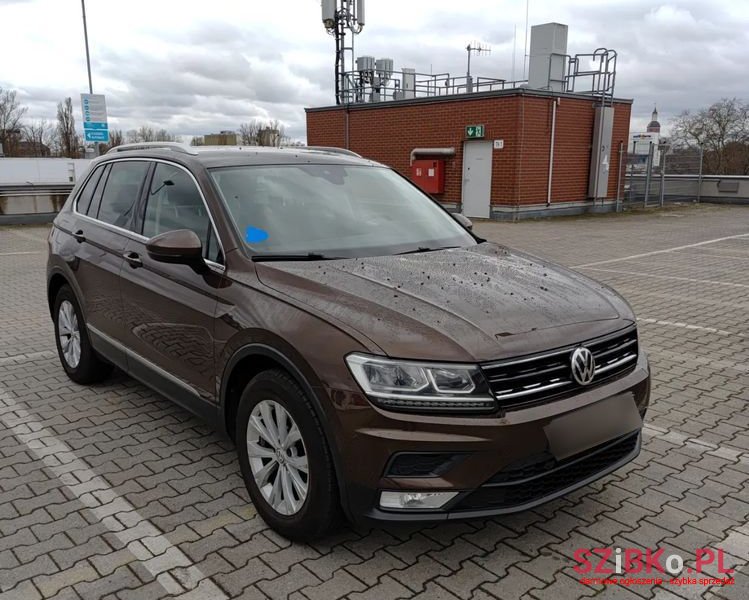2016' Volkswagen Tiguan photo #1
