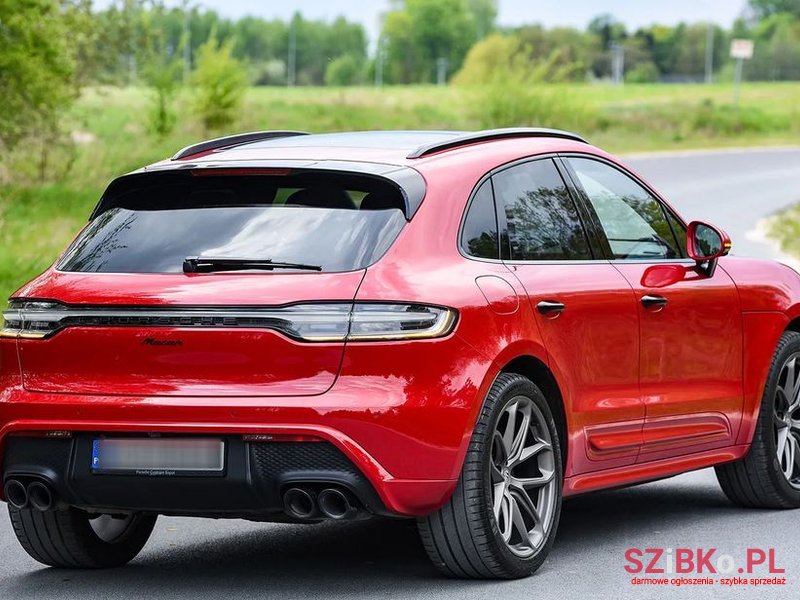 2022' Porsche Macan Standard photo #2