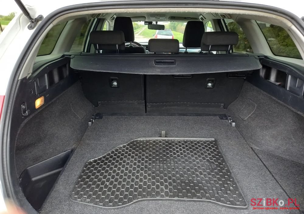 2013' Toyota Auris photo #6