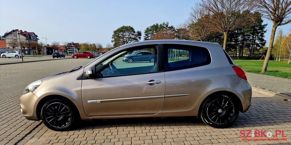 2009' Renault Clio 1.2 16V Authentique photo #3