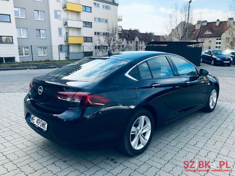 2019' Opel Insignia photo #3