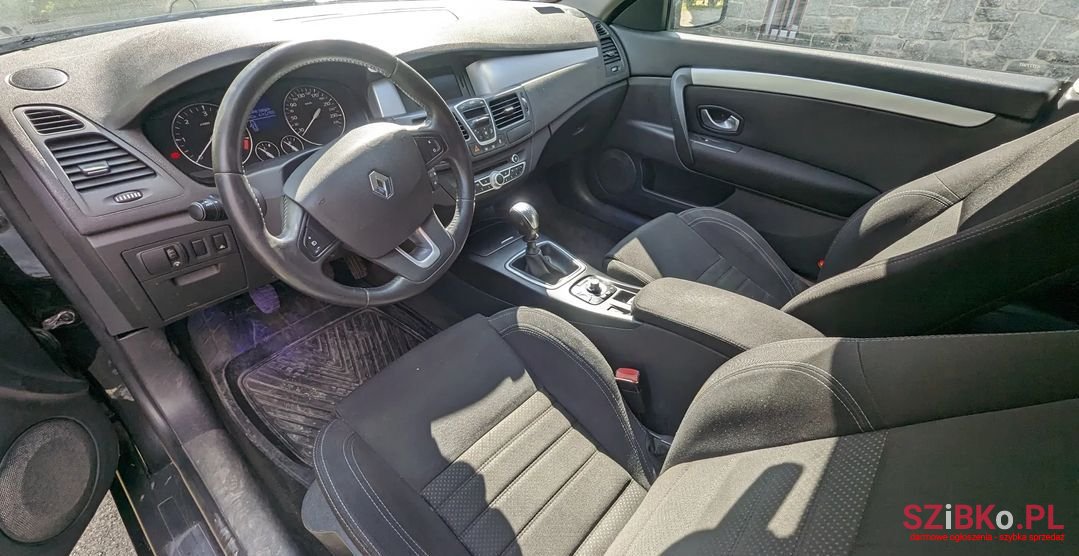 2010' Renault Laguna photo #4