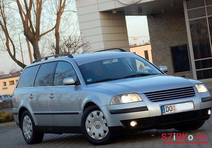 2003' Volkswagen Passat photo #2