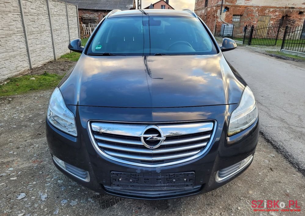 2011' Opel Insignia photo #2