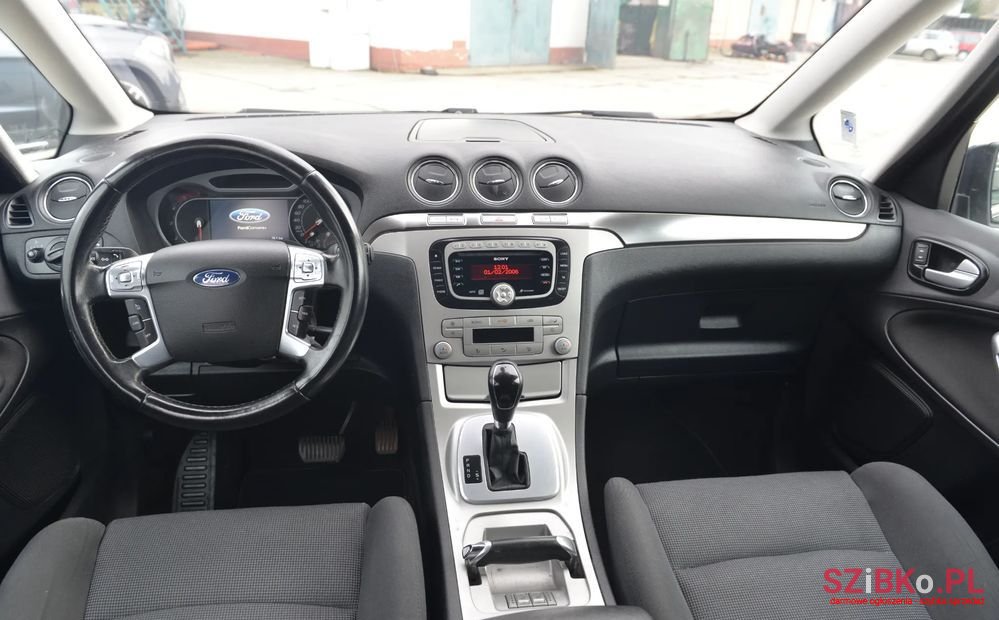 2009' Ford Galaxy photo #3