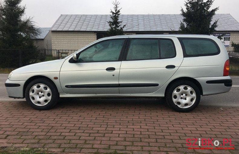 2002' Renault Megane photo #2