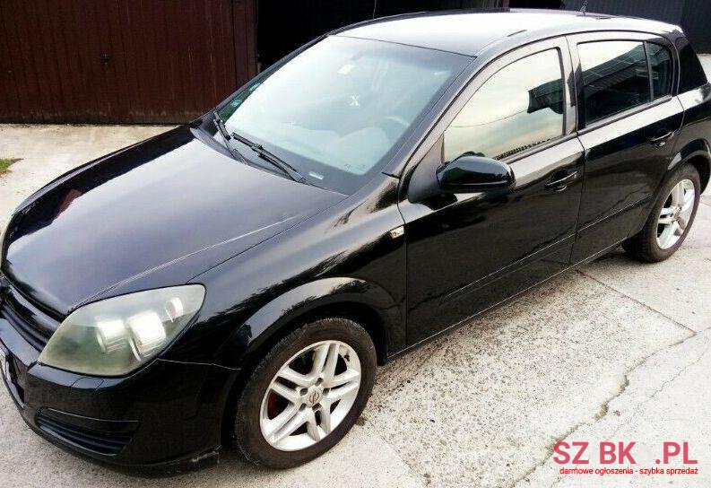 2004' Opel Astra photo #1