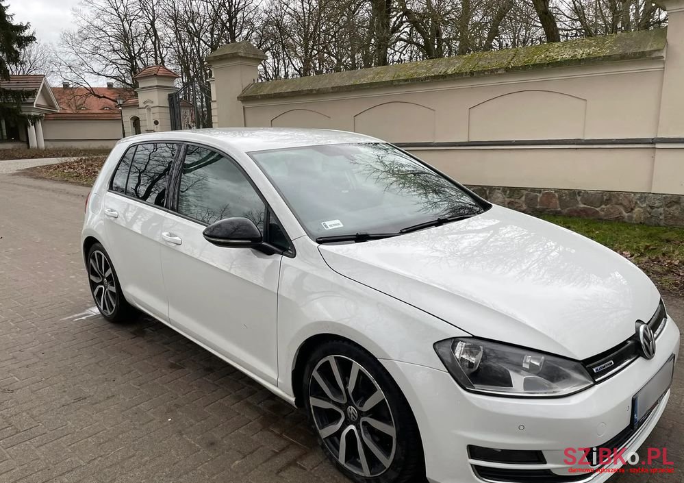 2014' Volkswagen Golf photo #3