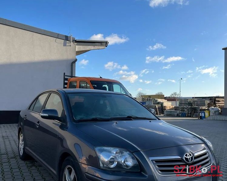 2006' Toyota Avensis photo #2