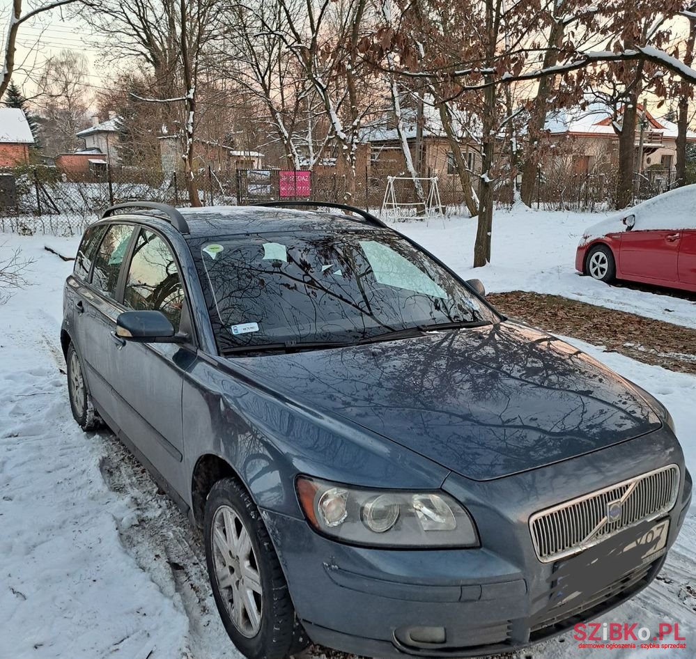 2005' Volvo V50 1.6D Momentum photo #2