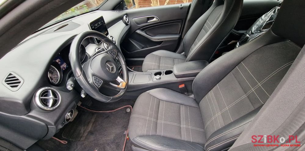 2015' Mercedes-Benz CLA photo #5