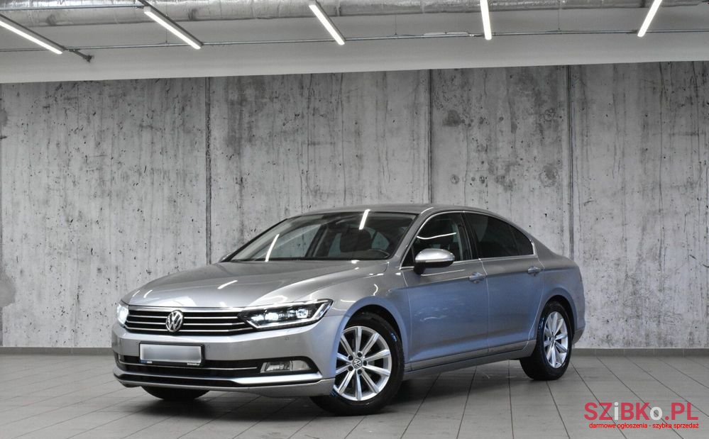 2019' Volkswagen Passat photo #1