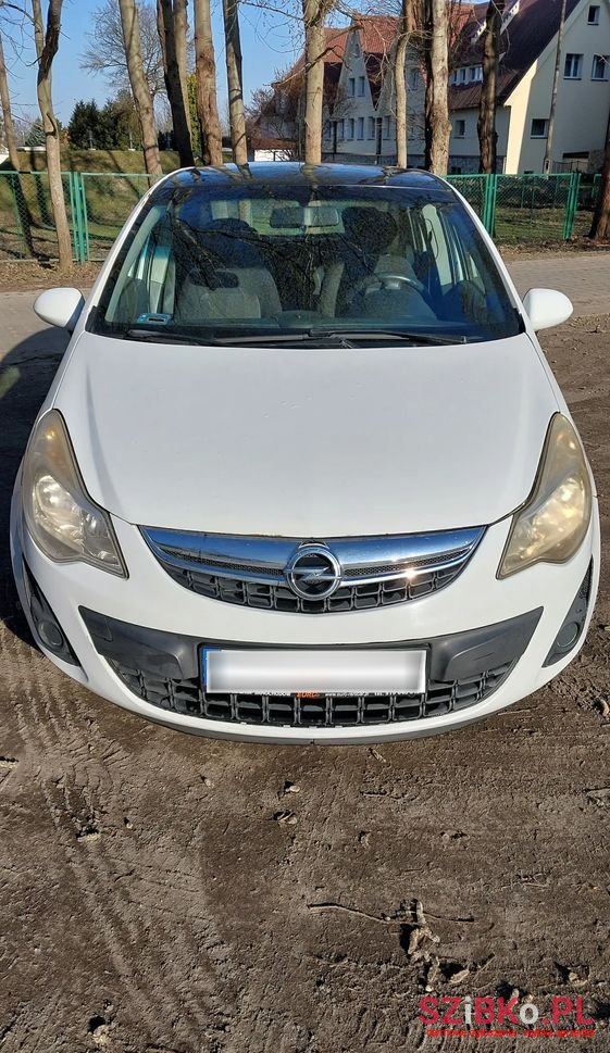 2011' Opel Corsa photo #3