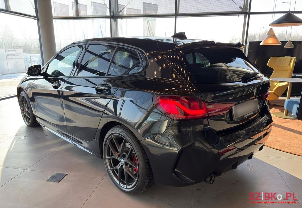 2023' BMW 1 Series 118I M Sport photo #5