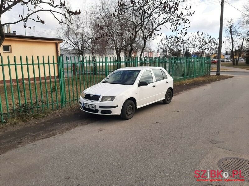 2006' Skoda Fabia photo #1