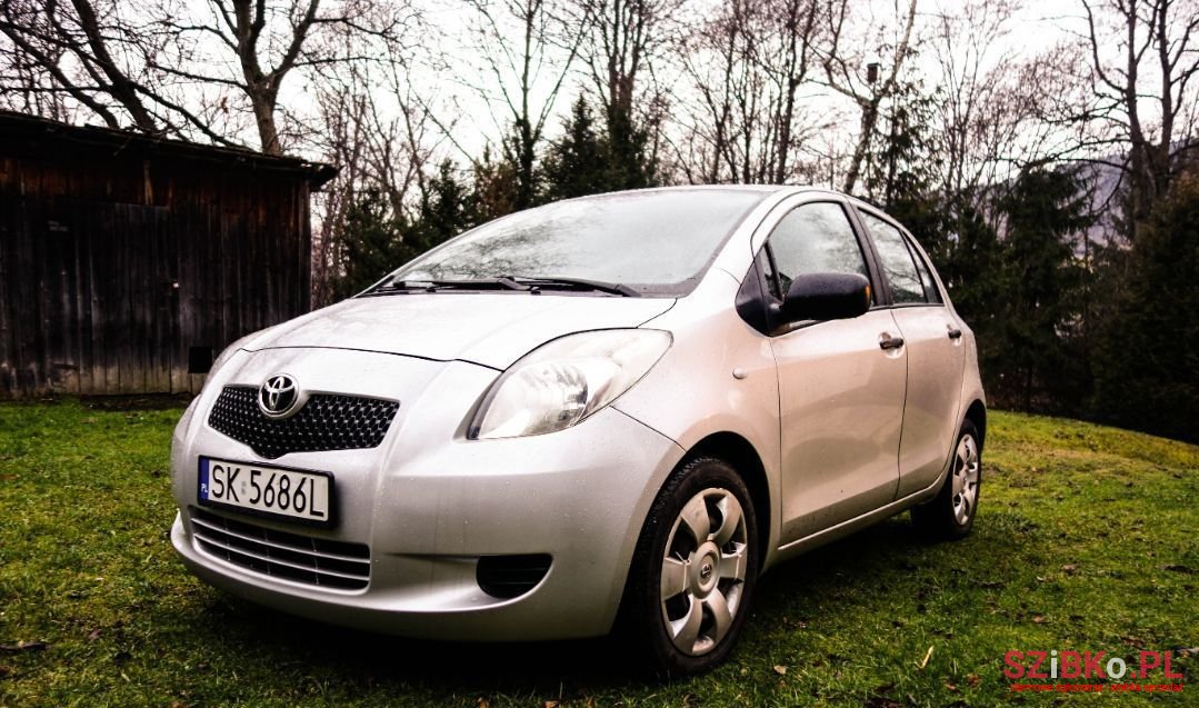 2007' Toyota Yaris photo #1