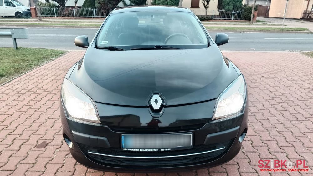 2011' Renault Megane 1.6 16V Generation photo #2