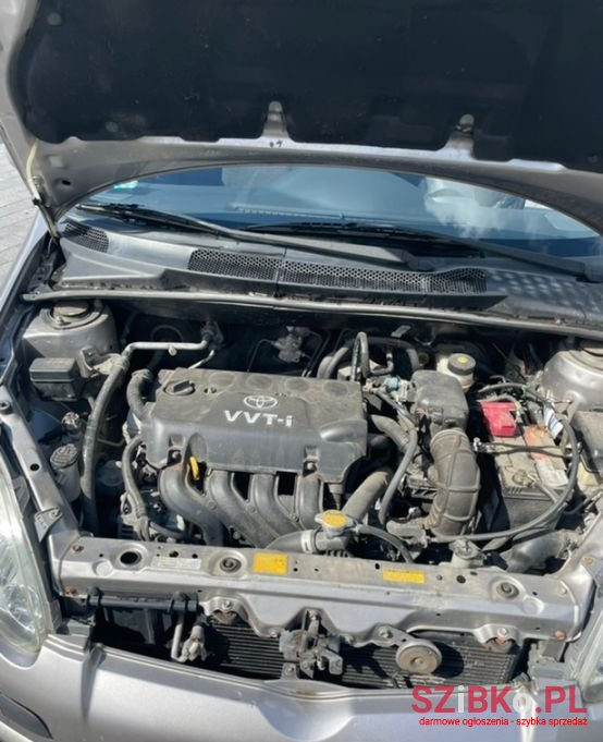 2004' Toyota Yaris Sport photo #6