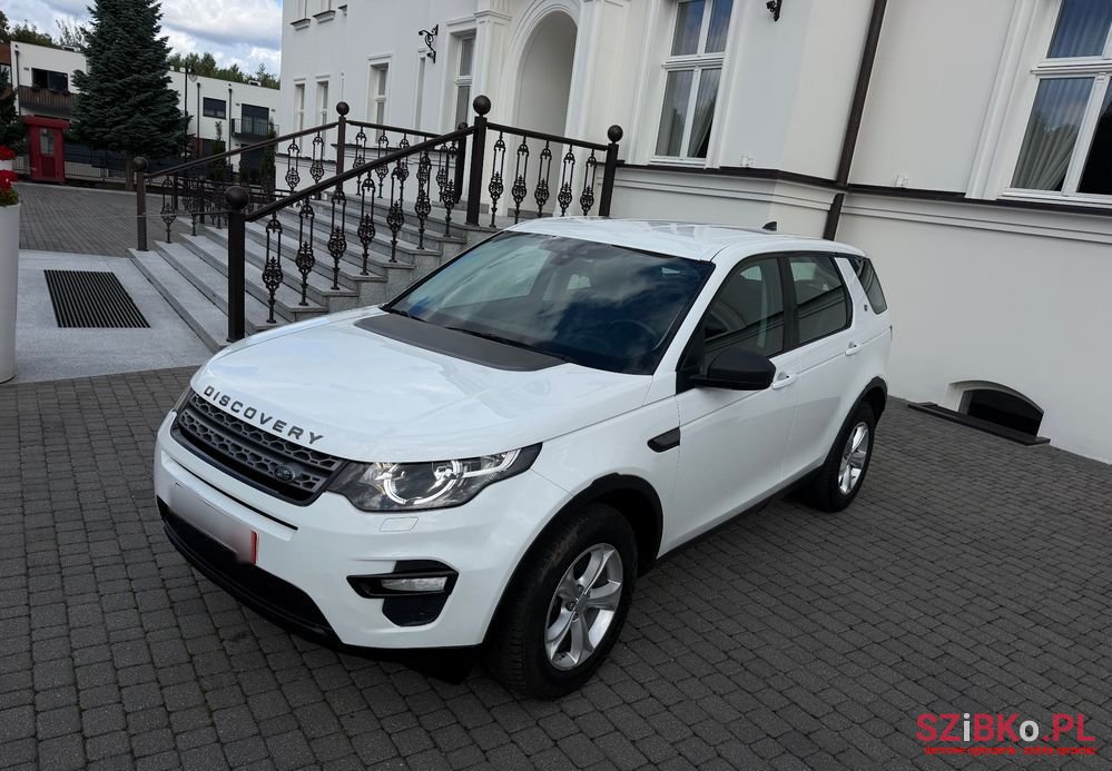 2017' Land Rover Discovery Sport photo #2