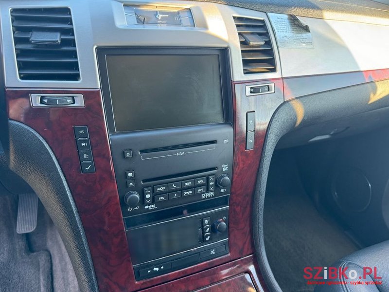 2010' Cadillac Escalade photo #3