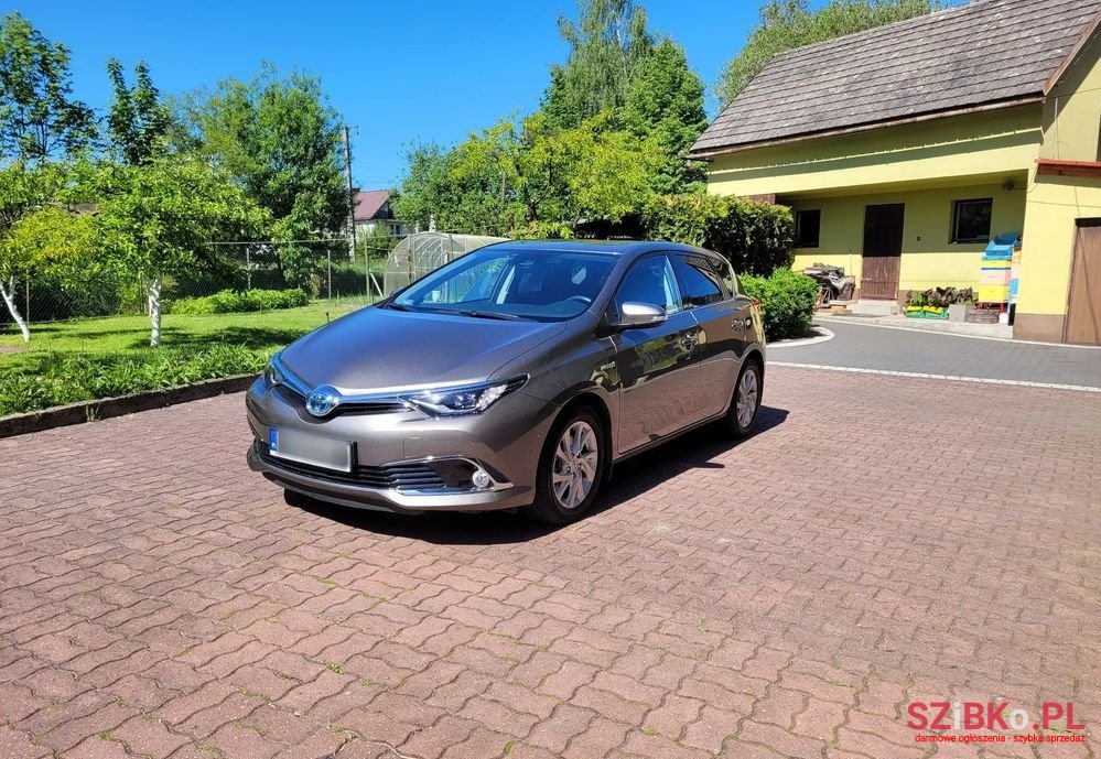 2017' Toyota Auris Hybrid 135 Selection photo #1