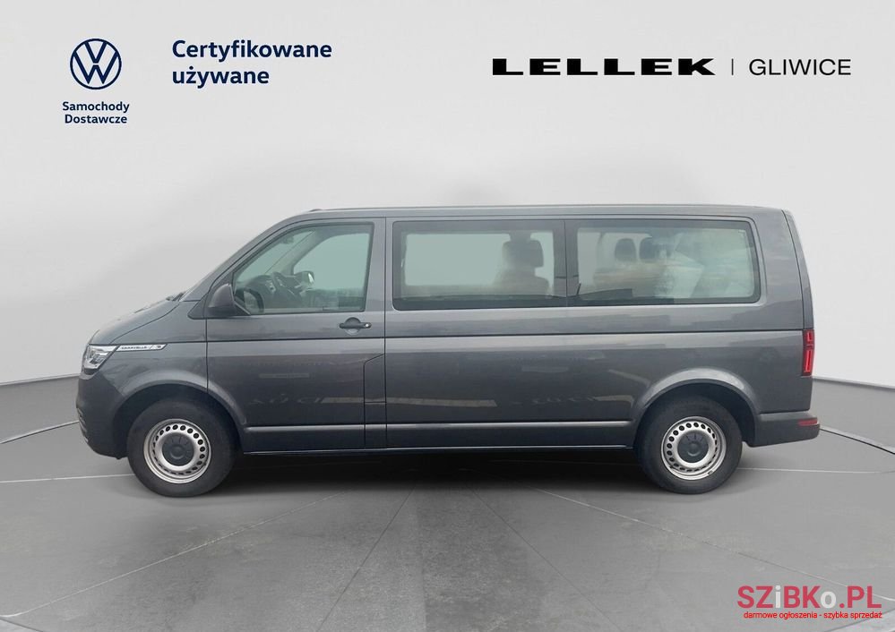 2023' Volkswagen Caravelle photo #2