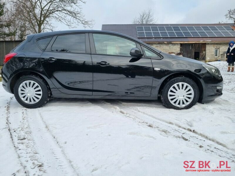 2015' Opel Astra photo #3