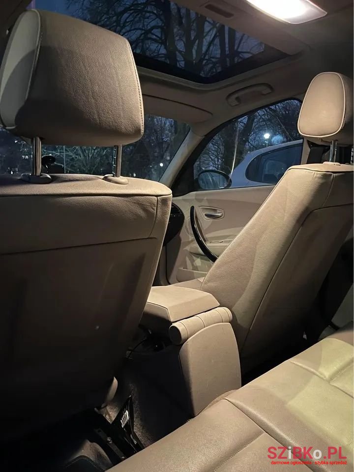 2005' BMW 1 Series 118I photo #4