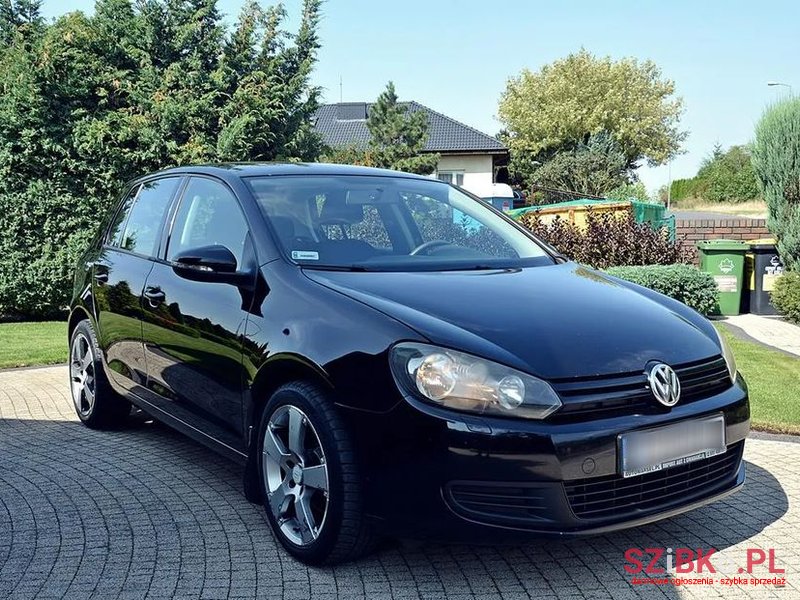 2010' Volkswagen Golf photo #6